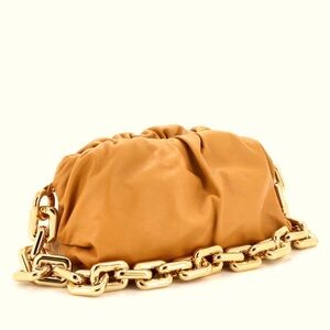 NWOT - BOTTEGA VENETA The Chain Pouch Leather